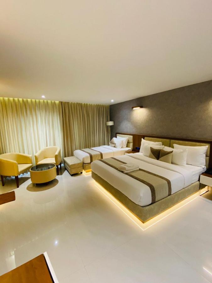 Royal Plaza Suites Mangalore Exterior foto