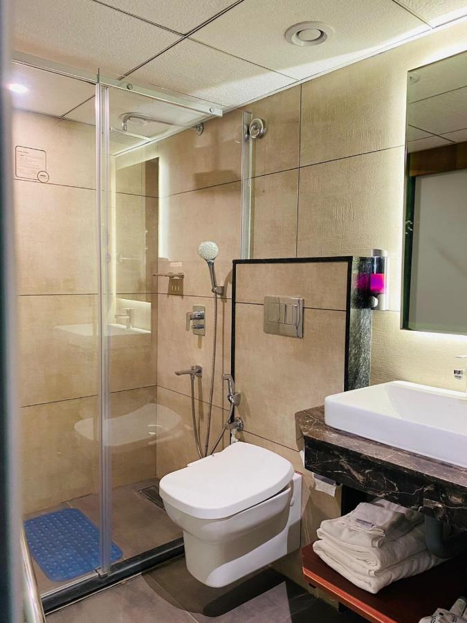 Royal Plaza Suites Mangalore Exterior foto