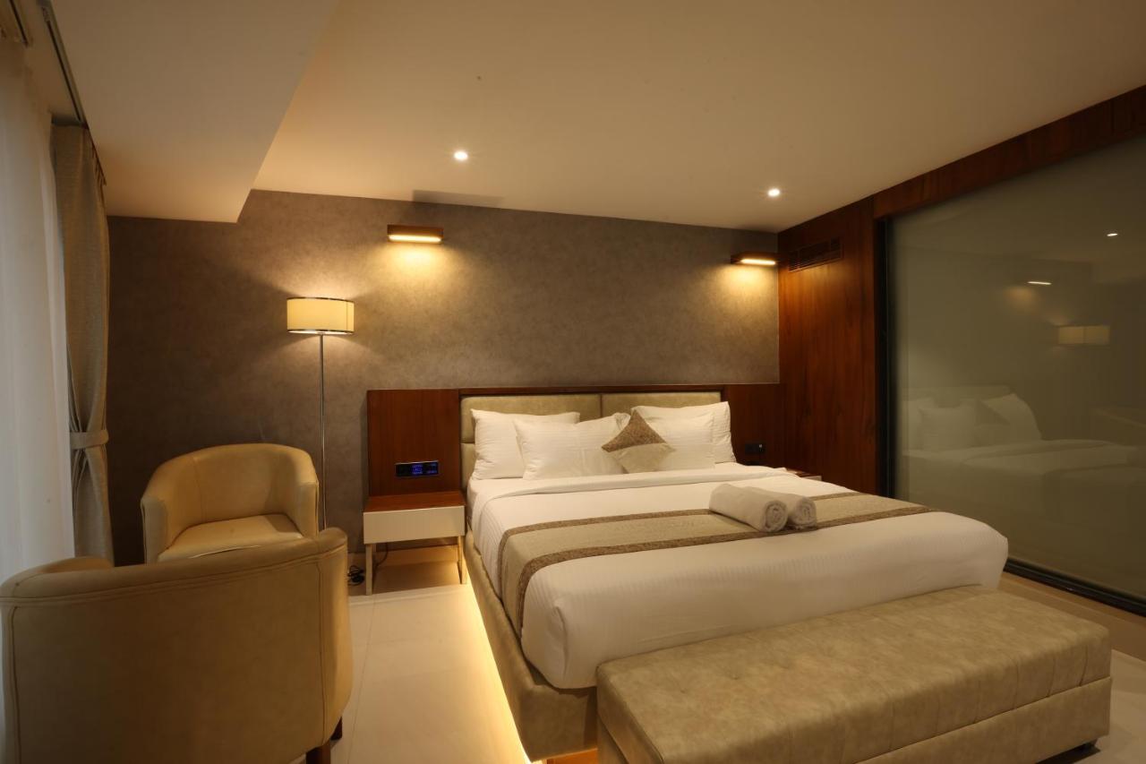 Royal Plaza Suites Mangalore Exterior foto