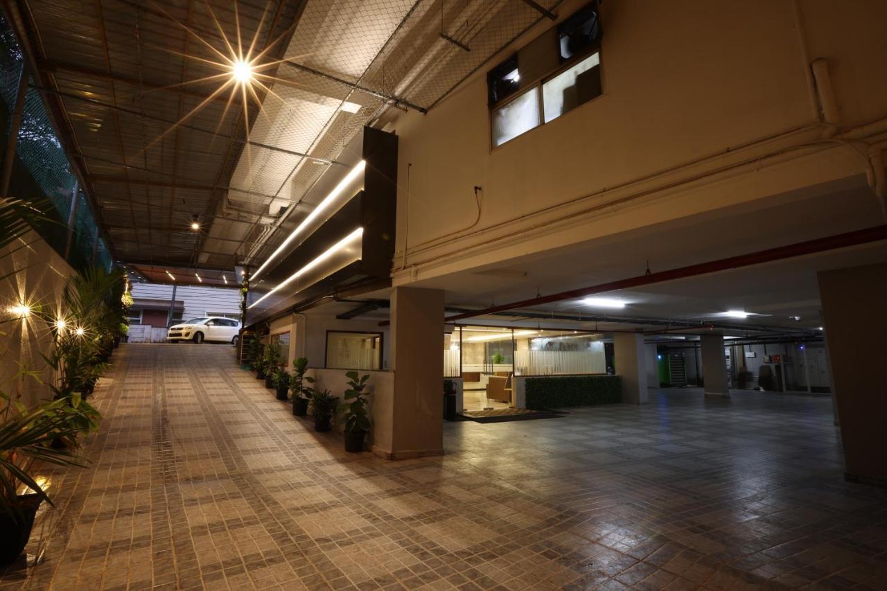 Royal Plaza Suites Mangalore Exterior foto