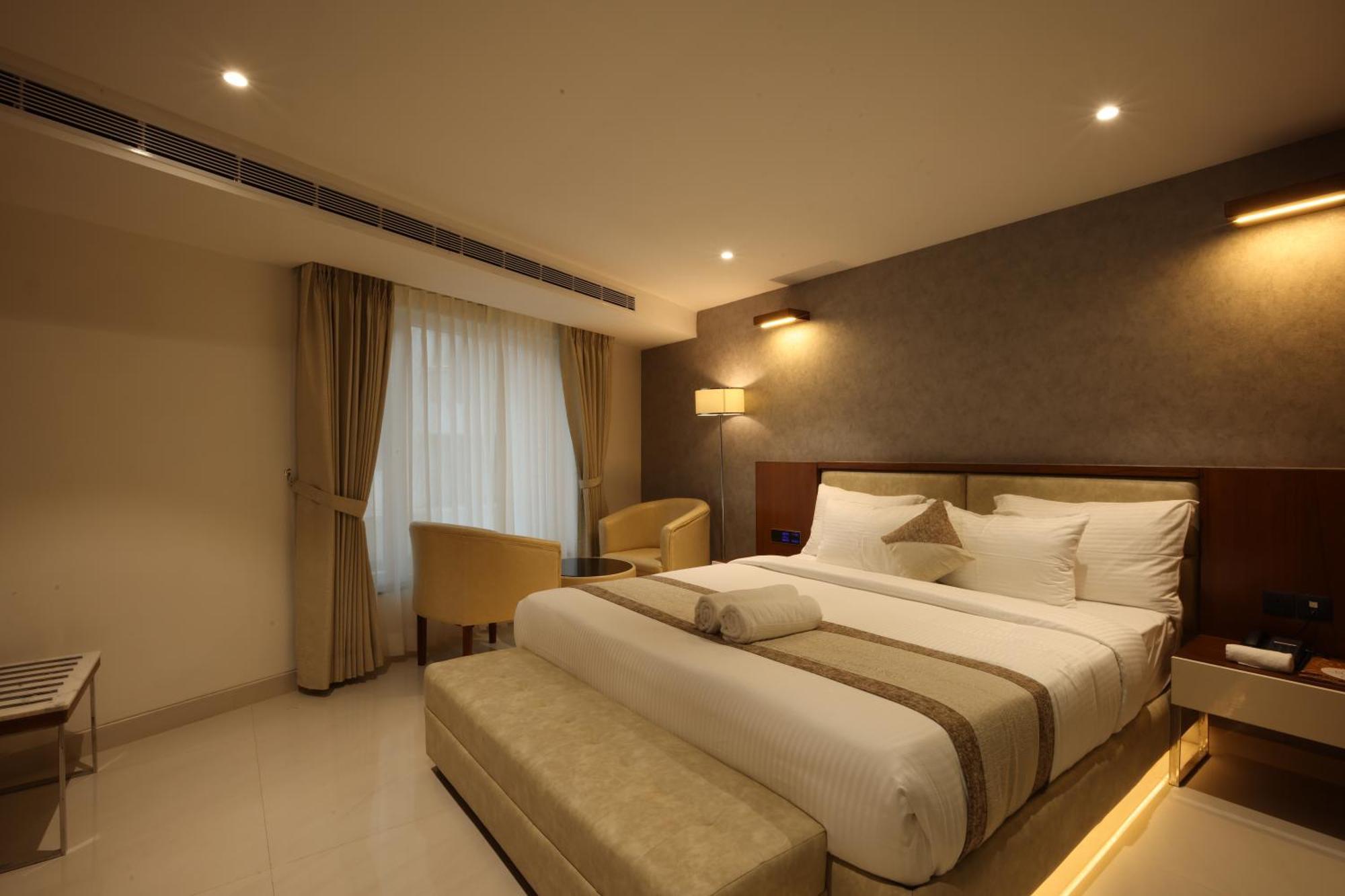 Royal Plaza Suites Mangalore Exterior foto