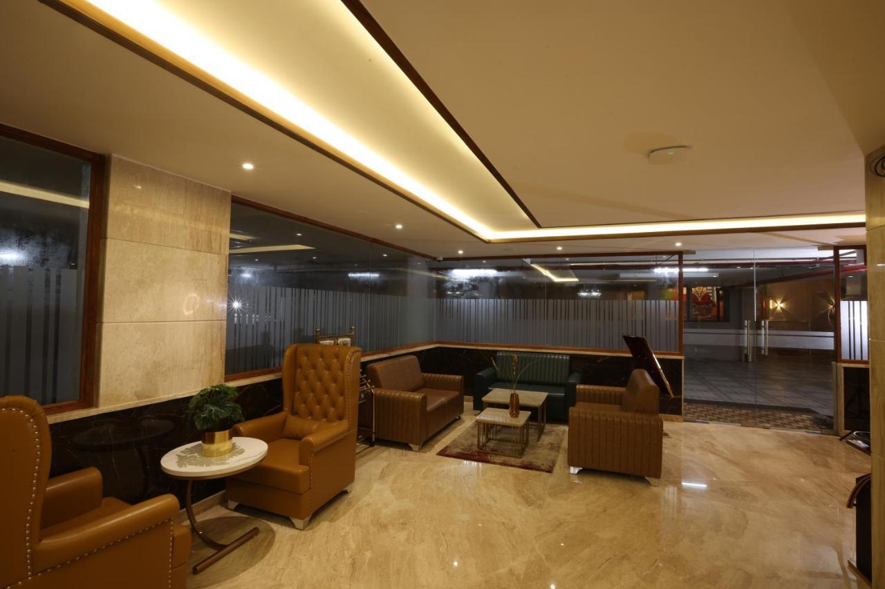 Royal Plaza Suites Mangalore Exterior foto