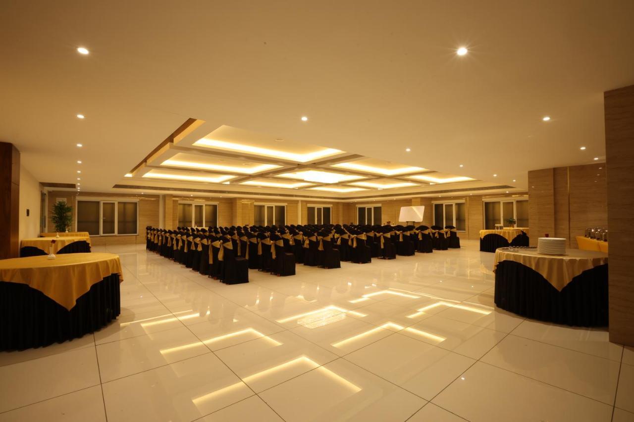 Royal Plaza Suites Mangalore Exterior foto