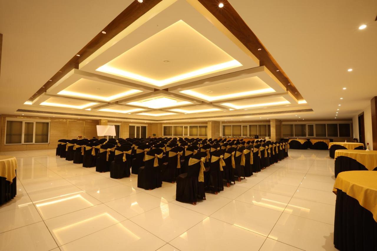 Royal Plaza Suites Mangalore Exterior foto