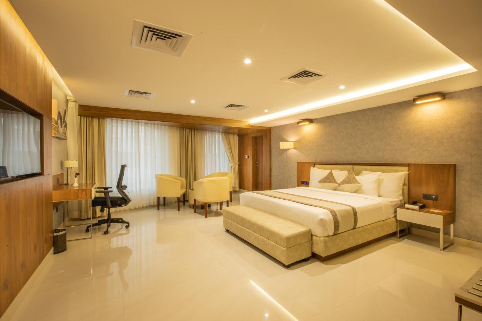 Royal Plaza Suites Mangalore Exterior foto